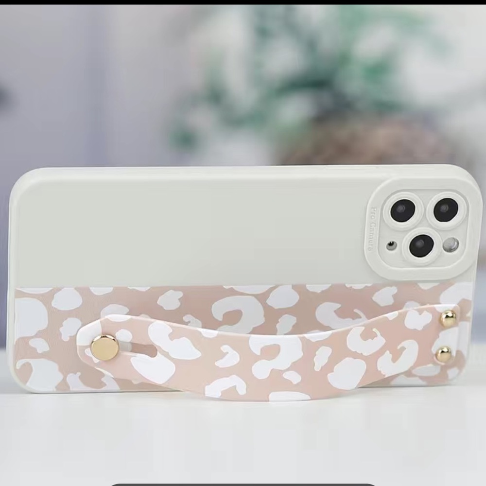 iPhone 14 Pro Max Phone Case with Hand Strap
